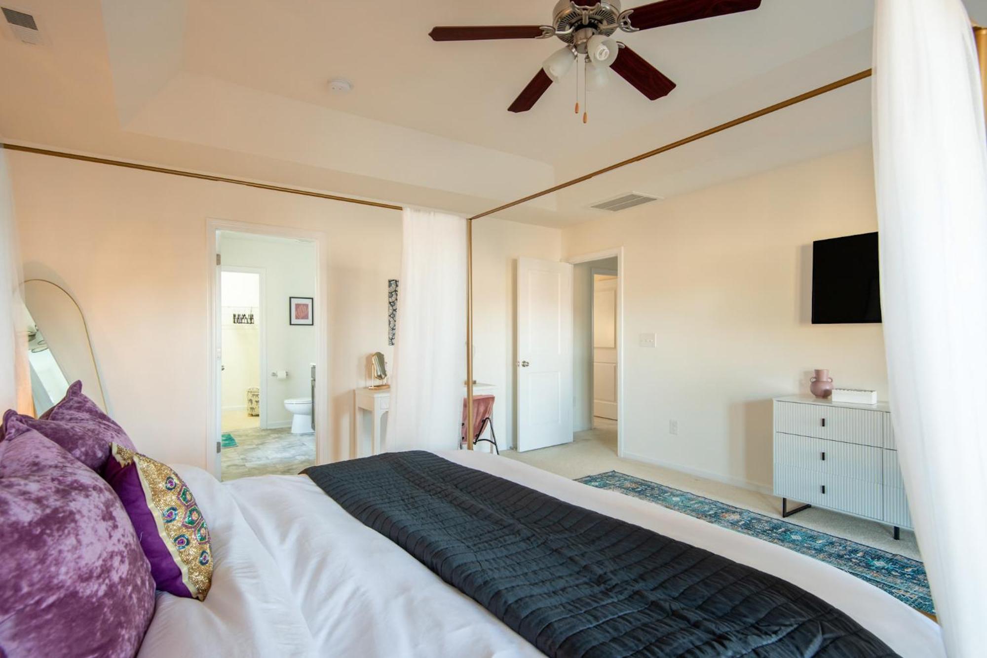 Near Clt Airport - 4Bd - Backyard - Balcony Villa Шарлът Екстериор снимка